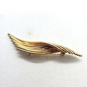 Vintage Gold Brooch 